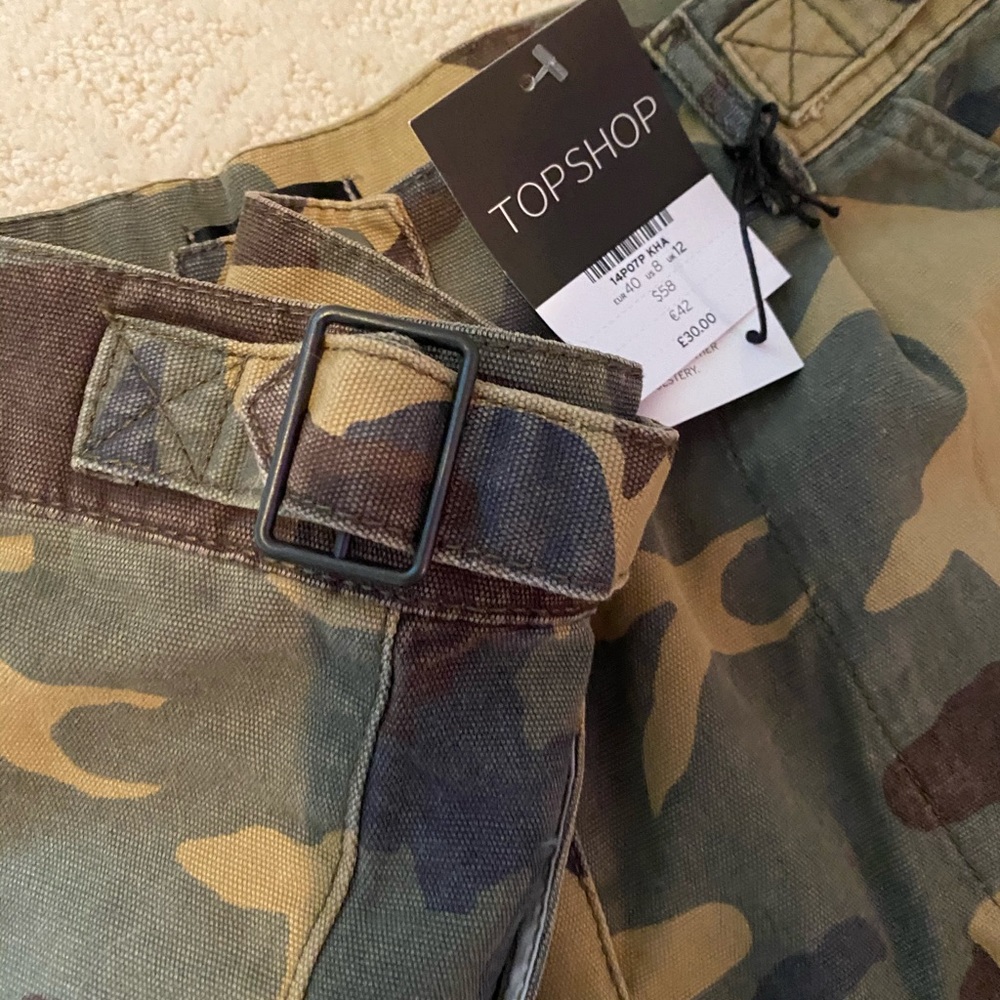 Like new Topshop camo shorts - Picture 5 of 7